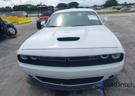 2022 Dodge Challenger Gt z USA, uszkodzony, nr VIN 2C3CDZJG8NH247050